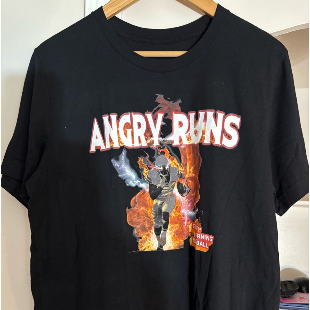 ANGRY RUNS INNER SCEPTER BLACK TEE